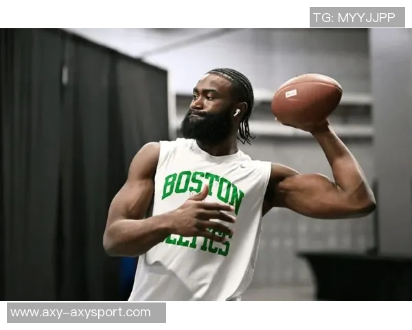 杰伦布朗手感低迷却全能表现砍下19分12板11助力助球队胜利