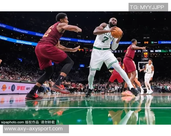 明日NBA杯骑士对阵猛龙米切尔与阿伦出战存疑加兰与梅里尔确定缺席